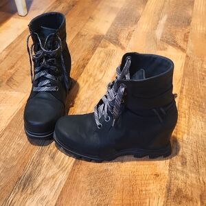 Sorel wedge lace up boots